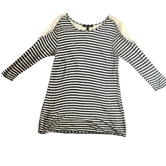 BCBGMAXAZRIA Lace Back Top Size Small Striped Black White Parisian Style Elegant - Picture 6 of 10